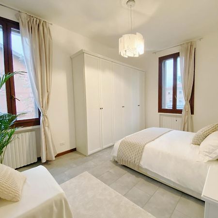 Gris Apartment: Venice Mestre Esterno foto