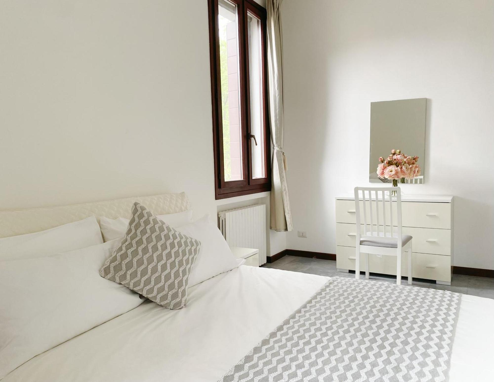 Gris Apartment: Venice Mestre Esterno foto
