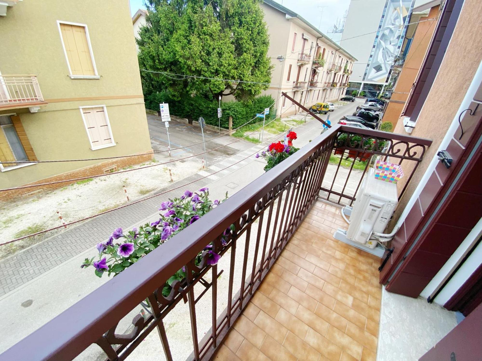 Gris Apartment: Venice Mestre Esterno foto
